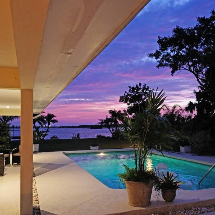 Вилла Perfecto'S Retreat- Luxury Cabin Сент-Питерсберг Экстерьер фото